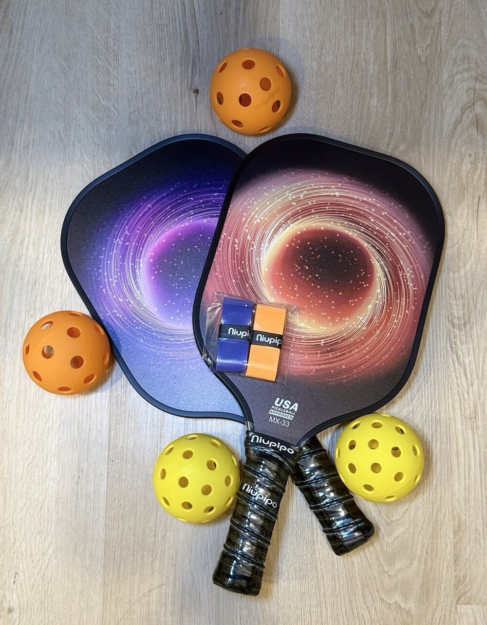 Niupipo Mx-74 Pickleball Paddles, Pickleball Set, 2 Paddles 4 Balls New